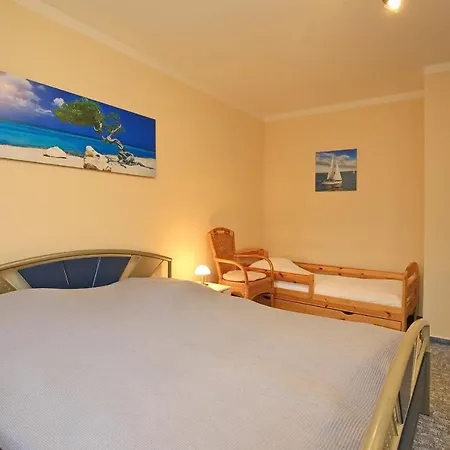 Apartman Minervapark 14 *